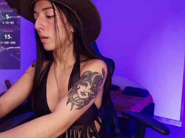 NicolWhitee webcam