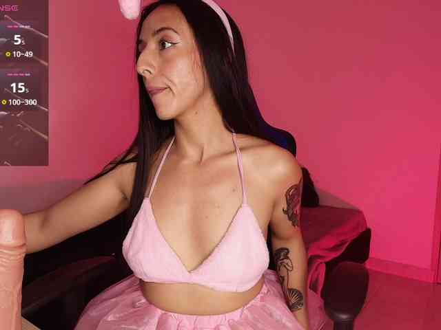 NicolWhitee webcam