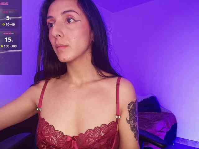 NicolWhitee webcam