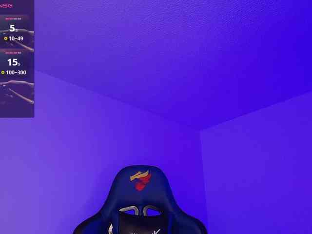 NicolWhitee webcam