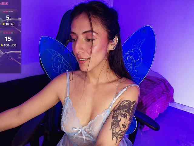 NicolWhitee webcam
