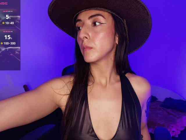 NicolWhitee webcam