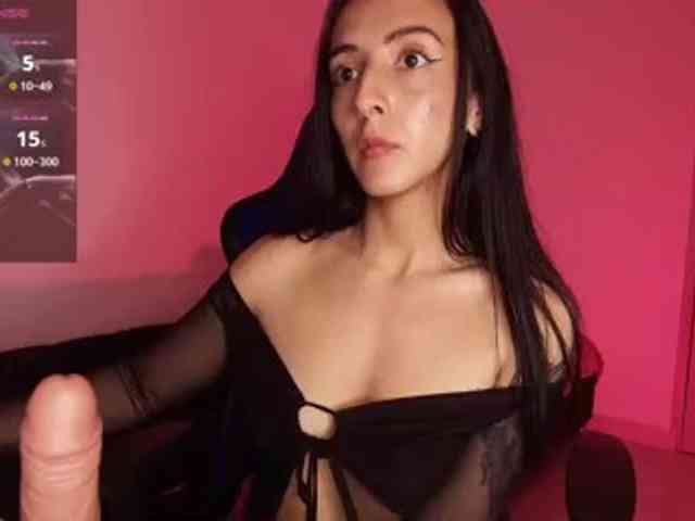 NicolWhitee webcam