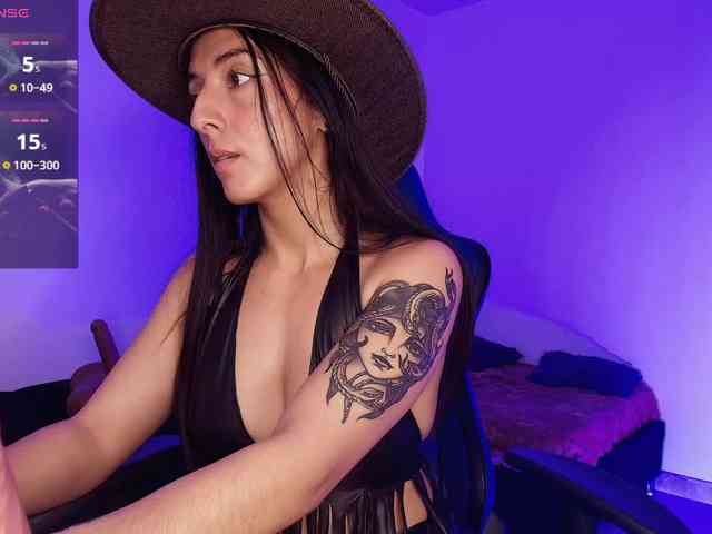 NicolWhitee webcam