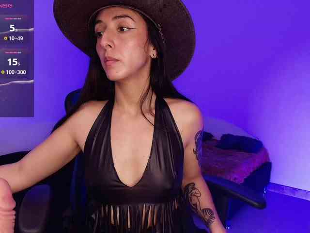 NicolWhitee webcam