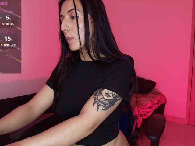 NicolWhitee webcam