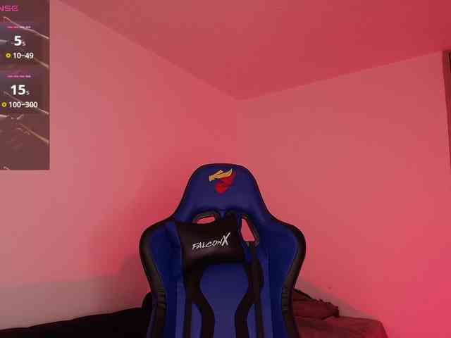 NicolWhitee webcam
