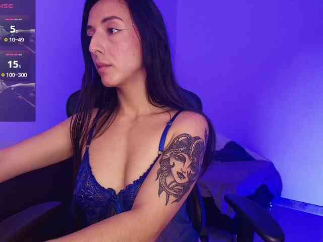 NicolWhitee webcam