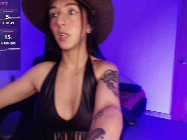 NicolWhitee webcam