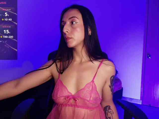 NicolWhitee webcam