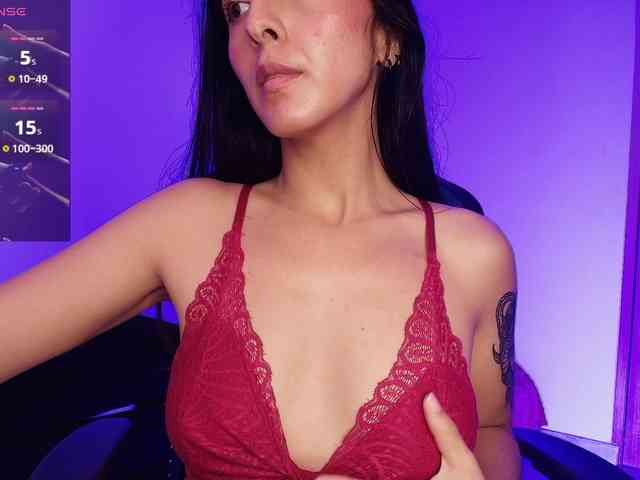 NicolWhitee webcam