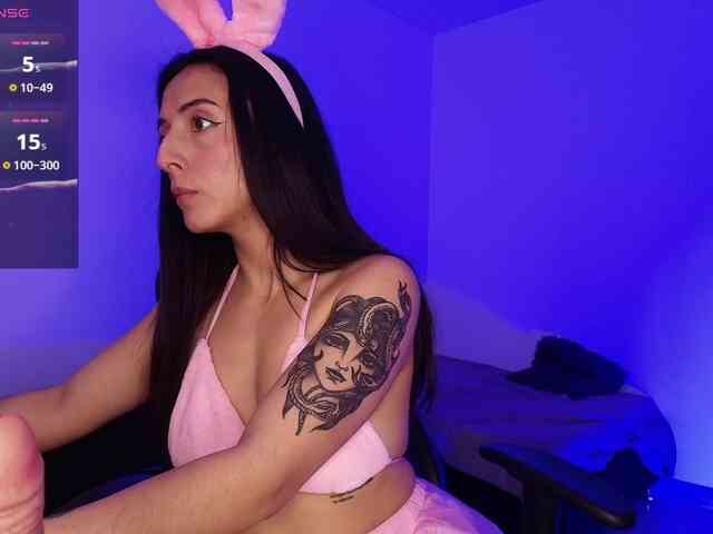 NicolWhitee webcam