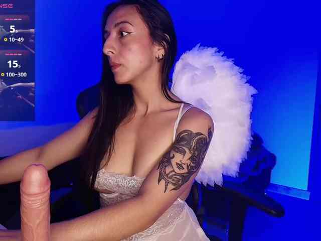 NicolWhitee webcam