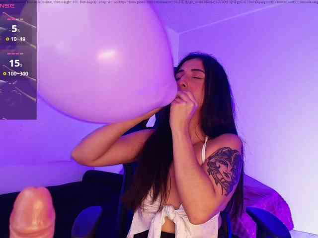 NicolWhitee webcam