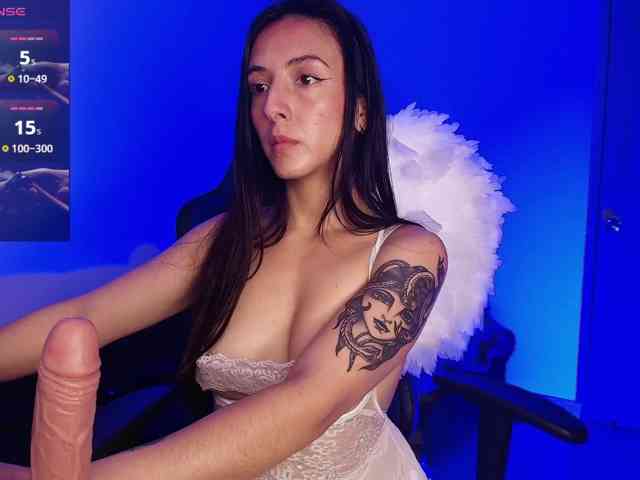 NicolWhitee webcam