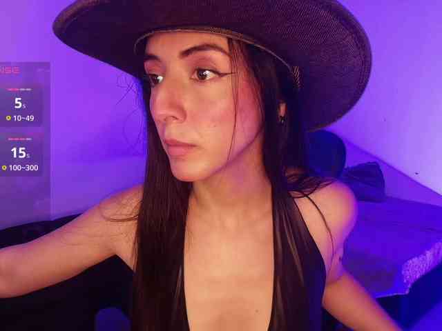 NicolWhitee webcam