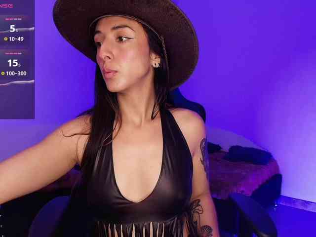 NicolWhitee webcam