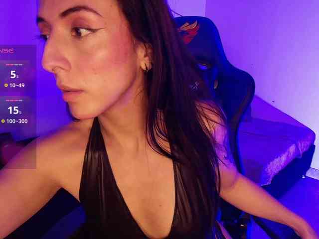 NicolWhitee webcam