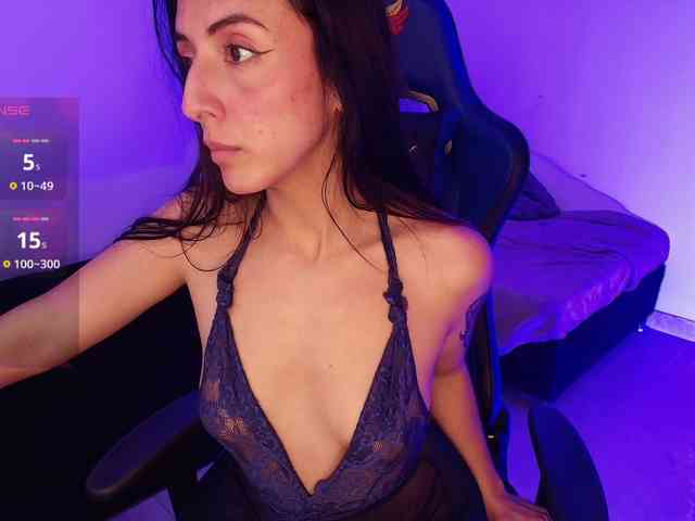 NicolWhitee webcam