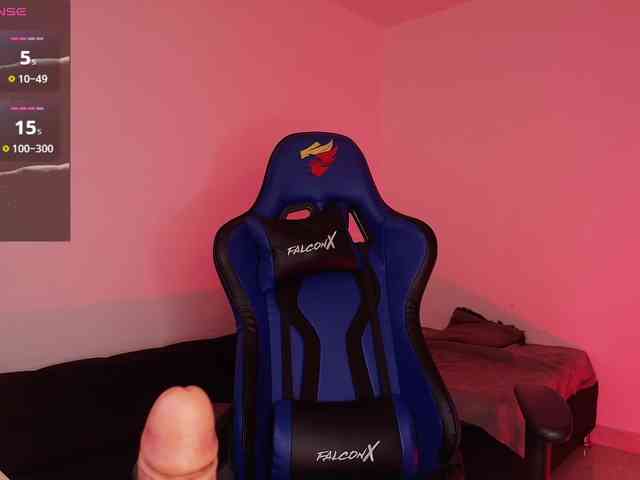 NicolWhitee webcam