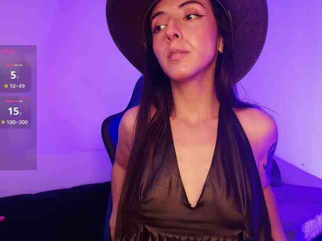 NicolWhitee webcam