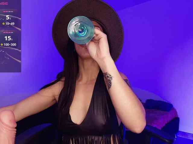 NicolWhitee webcam