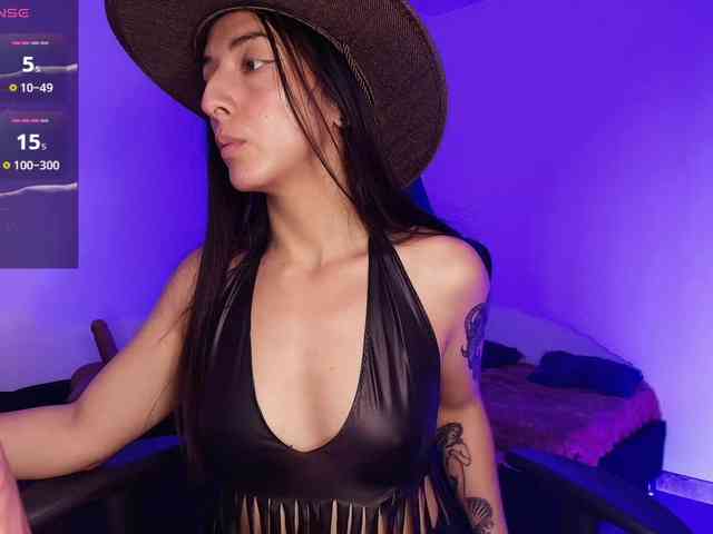 NicolWhitee webcam