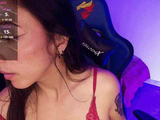NicolWhitee webcam