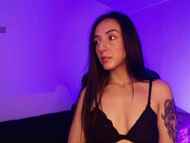 NicolWhitee webcam