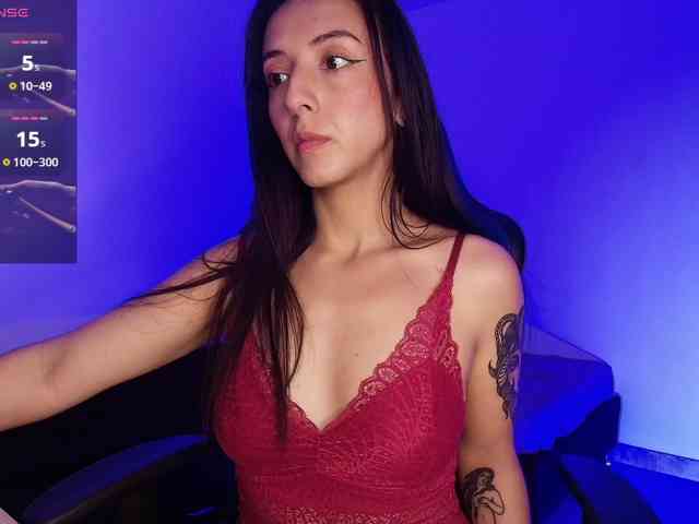 NicolWhitee webcam