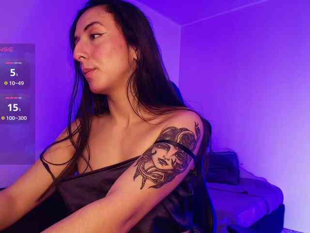 NicolWhitee webcam