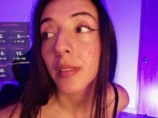 NicolWhitee webcam