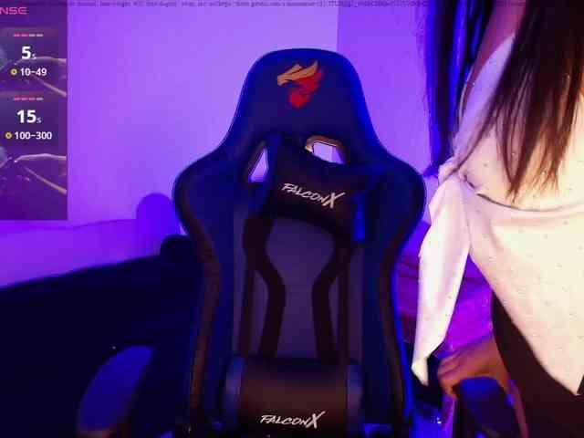 NicolWhitee webcam