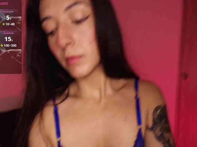 NicolWhitee webcam