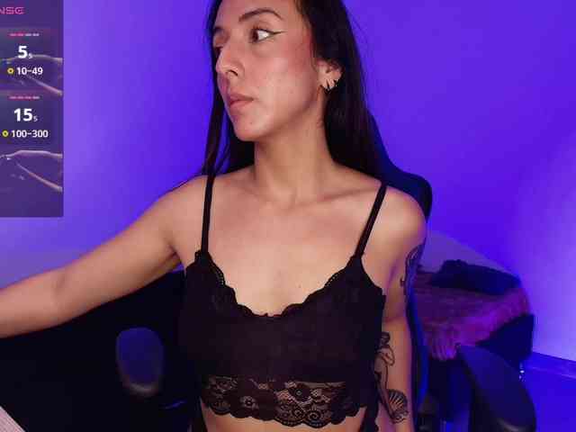 NicolWhitee webcam
