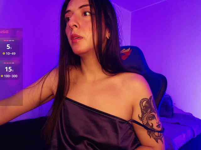 NicolWhitee webcam