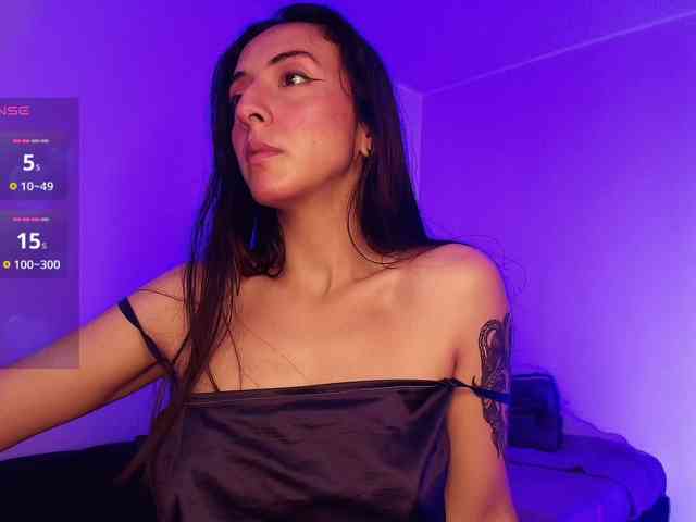 NicolWhitee webcam