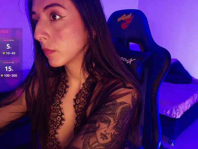 NicolWhitee webcam