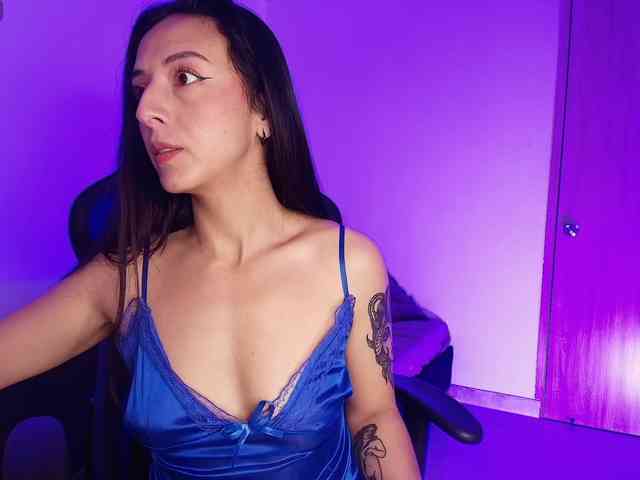 NicolWhitee Live Webcam on BongaCams