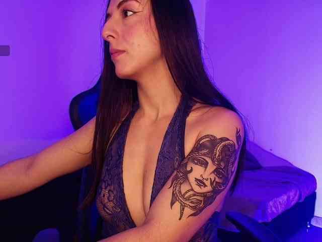 NicolWhitee webcam