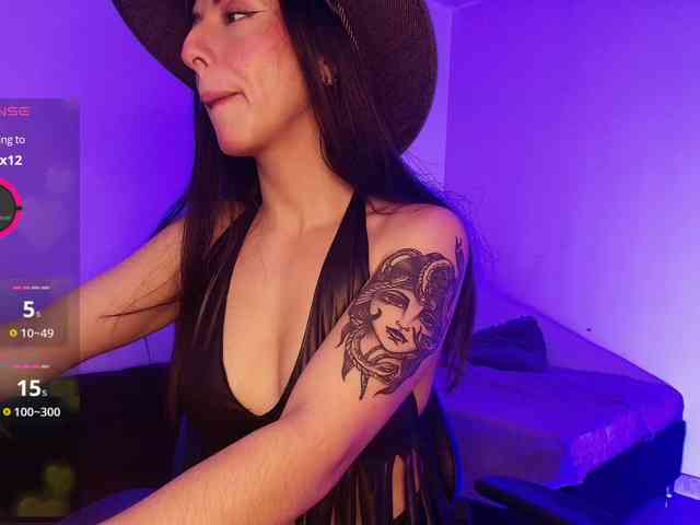NicolWhitee webcam