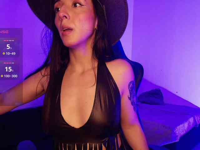 NicolWhitee webcam