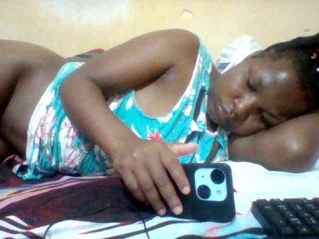 Cute-tashb webcam