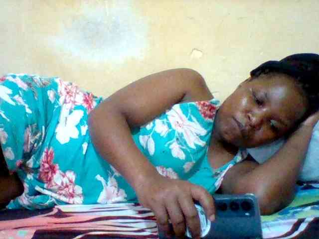 Cute-tashb webcam