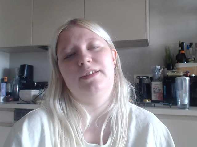 LenaHoney20 live cam on BongaCams