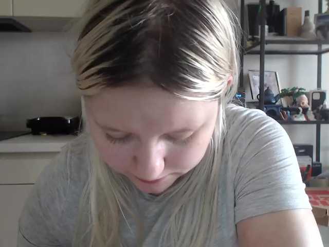 LenaHoney20 live cam on BongaCams