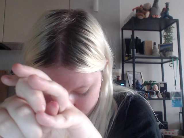 LenaHoney20 live cam on BongaCams