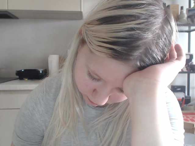 LenaHoney20 live cam on BongaCams