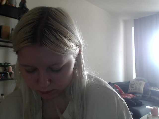 LenaHoney20 live cam on BongaCams