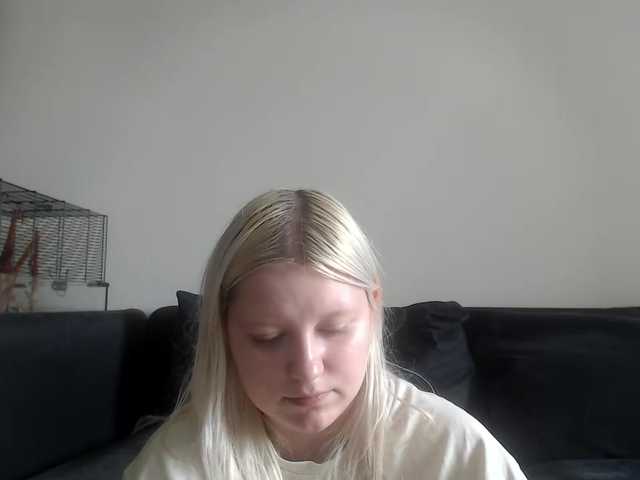 LenaHoney20 live cam on 